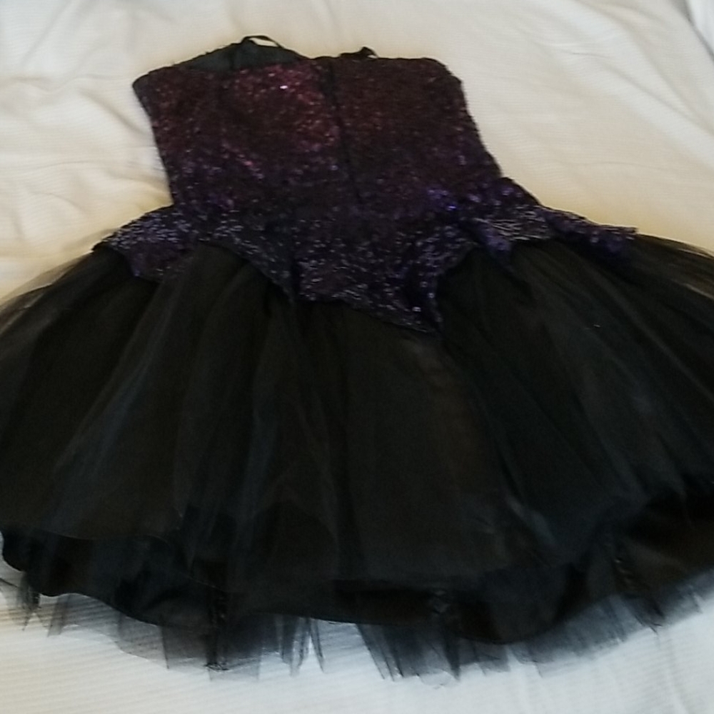 Dress - Picture 4 of 7